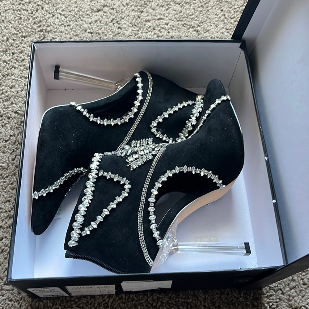 Wang heel boot